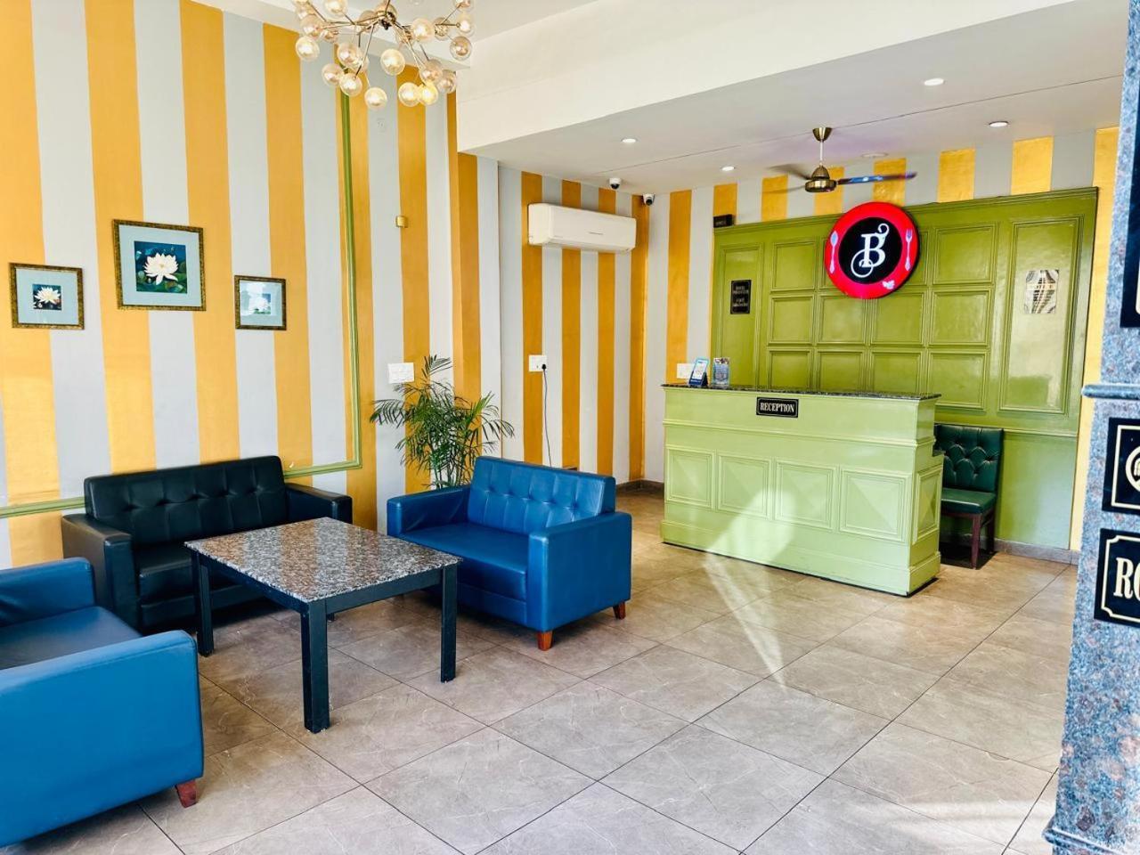 Hotel Golden Fern Patiāla Kültér fotó