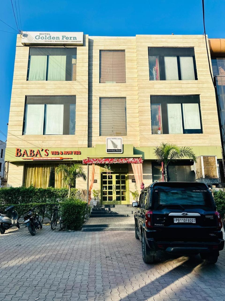 Hotel Golden Fern Patiāla Kültér fotó