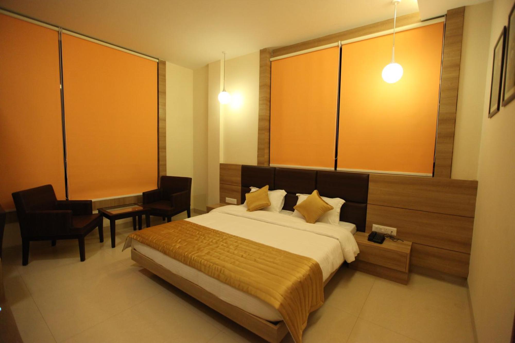 Hotel Golden Fern Patiāla Kültér fotó